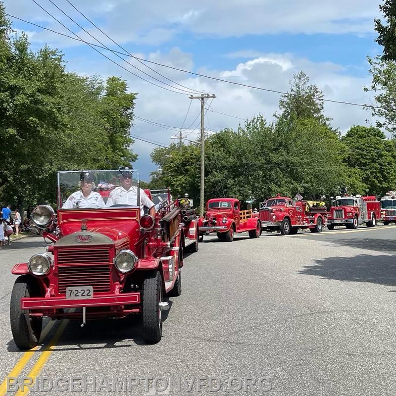 July 4, 2023
Members brought the Bridgehampton Fire Department’s antique trucks to the annual Southampton Village 4th of July parade and marched. We hope everyone enjoyed seeing them!