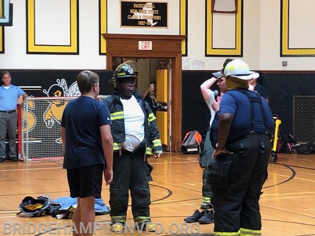 Students learned about &quot;Turn out gear&quot; ...