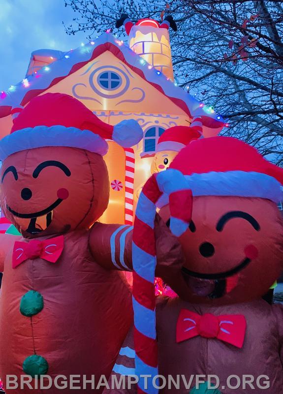 We helped deliver some holiday cheer in the Southamtpon Parade of Lights with our gingerbread house and gingerbread people last weekend. Junior members lent a hand by dressing up in costume, while members decorated and manned the trucks. Here’s to a happy, safe and fun-filled holiday season!

Special thanks to Tom Dombkowski, Megan Dombkowski, Jenn Halsey Dupree and Dana Frances Hilbert.