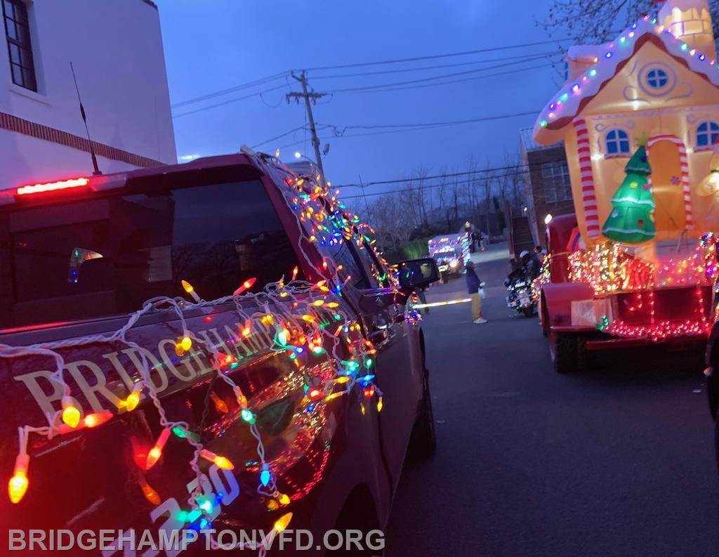 We helped deliver some holiday cheer in the Southamtpon Parade of Lights with our gingerbread house and gingerbread people last weekend. Junior members lent a hand by dressing up in costume, while members decorated and manned the trucks. Here’s to a happy, safe and fun-filled holiday season!

Special thanks to Tom Dombkowski, Megan Dombkowski, Jenn Halsey Dupree and Dana Frances Hilbert.