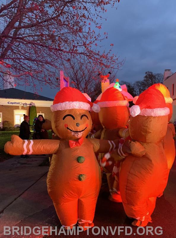 We helped deliver some holiday cheer in the Southamtpon Parade of Lights with our gingerbread house and gingerbread people last weekend. Junior members lent a hand by dressing up in costume, while members decorated and manned the trucks. Here’s to a happy, safe and fun-filled holiday season!

Special thanks to Tom Dombkowski, Megan Dombkowski, Jenn Halsey Dupree and Dana Frances Hilbert.